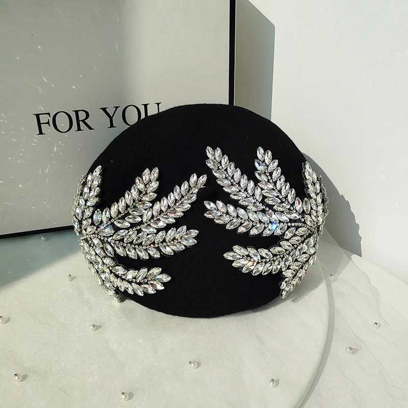 High-quality niche design black rhinestone beret Autumn/winter Korean elegant light luxury temperament painter hat J251125