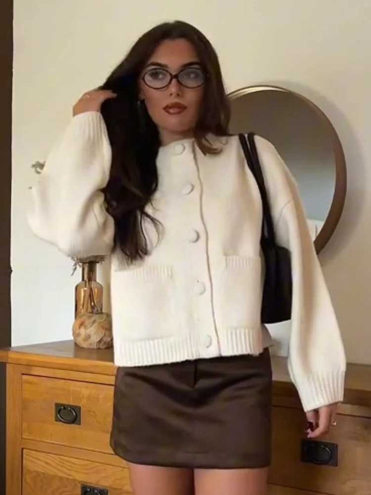 Elegant Knitted Cardigan Women Solid O-neck Long Sleeve Single-breasted Pocket Sweater 2025 Autumn Lady Daily KnitwearT251125