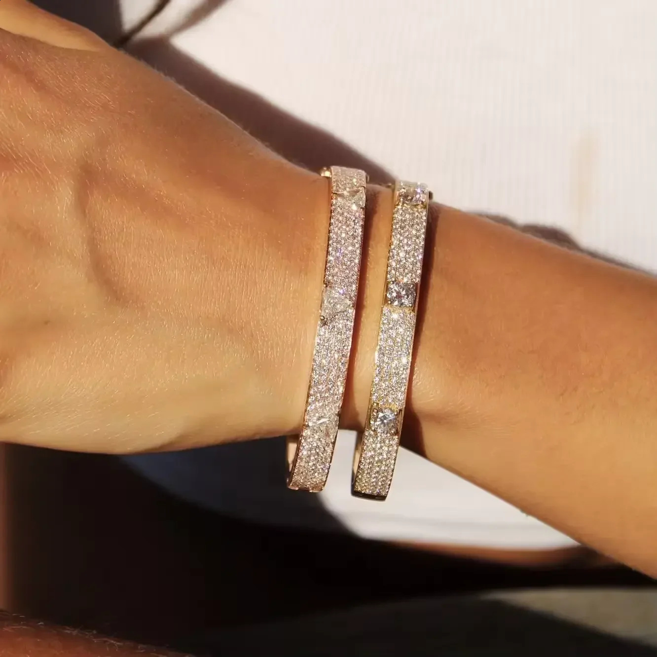 Selling Ice Sparkling Womens Bracelet Jewelry 5A Cubic Zirconia Triangle Geometric Sparkling Bracelet 250422