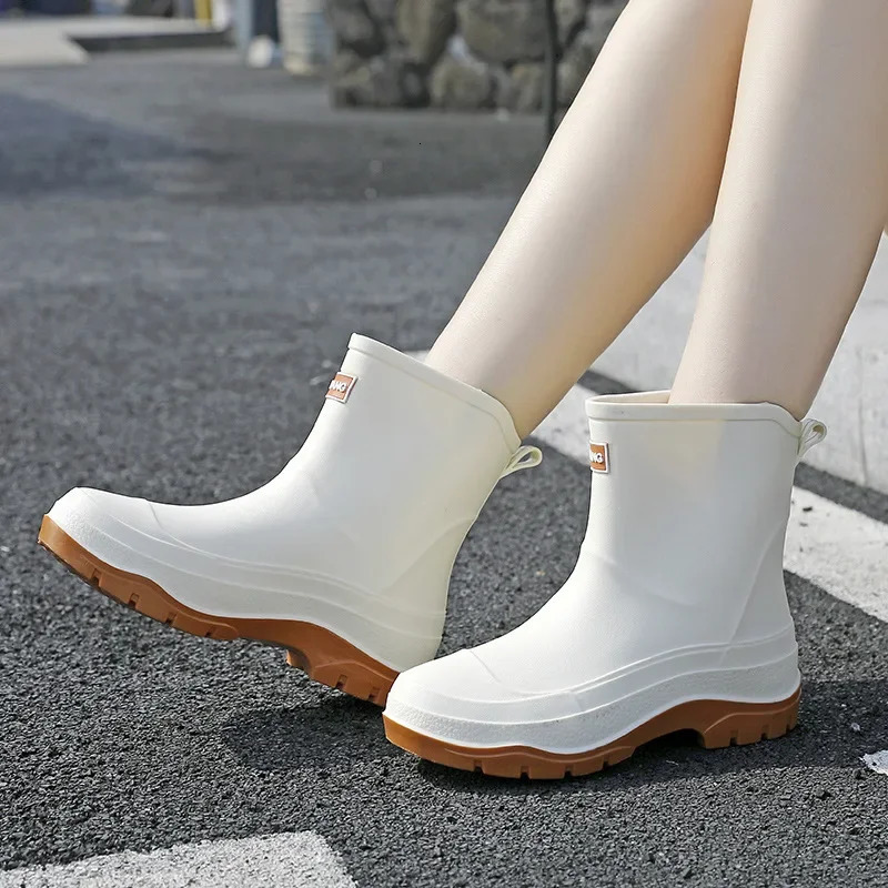 Spring Autumn Womens Short Rain Boots Fashionable Anti-Slip Thick Bottom Outdoor Fishing Waterproof Boots Slimming Trendy 250425
