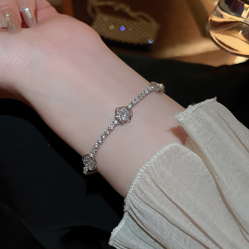 Light Luxury Zircon Flower Hollow Unique Design Pastoral Style Bracelet Niche Temperament Simple Jewelry Wholesale for Women - view 4