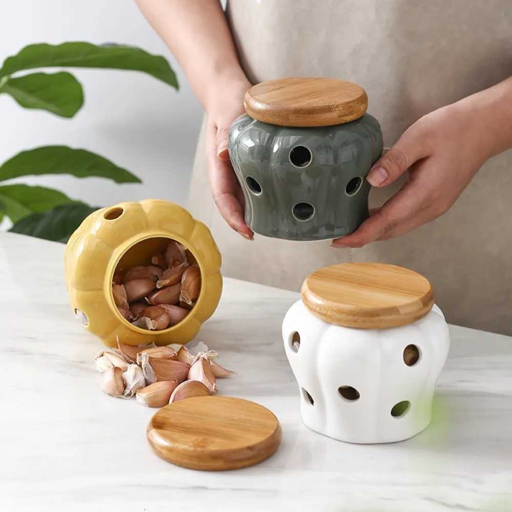 Ceramic Kitchen Storage Jar Pumpkin Shape Food Storage Spice Storage Jar Garlic Ginger Storage with Lid Candle Lampshade Kitchen Y251126