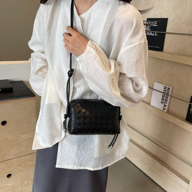 2025 New Fashion Woven Crossbody for Women, Casual Korean Style Chic Single Shoulder Pillow Bag