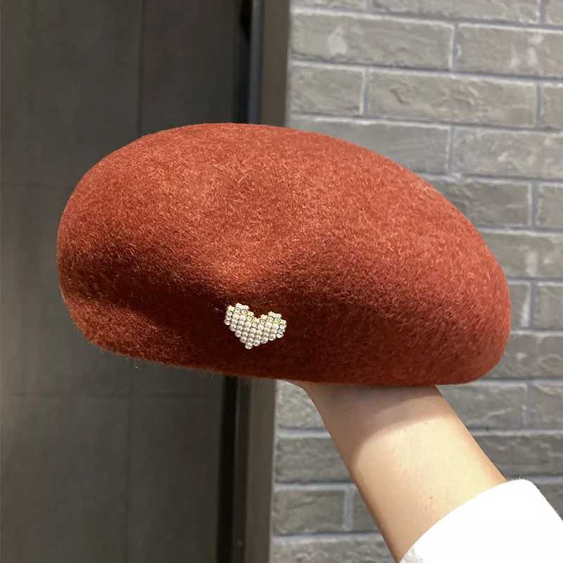 Women Autumn Winter Metal Heart Decor Thickened Warm Wool Blend Beret Cap Fashion Daily Wear Casual Chic Style for Women J251125