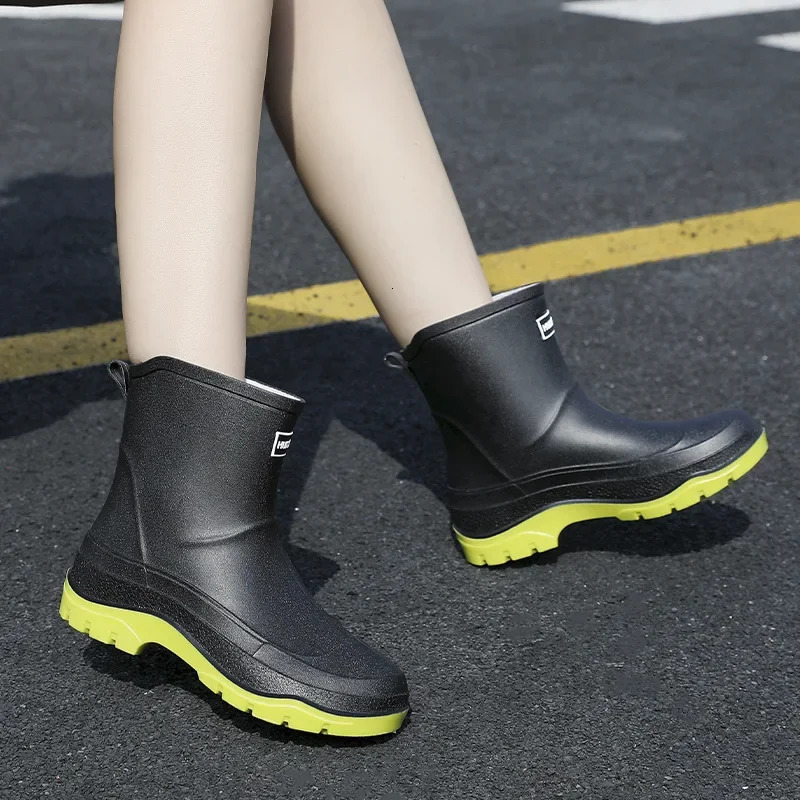 Spring Autumn Womens Short Rain Boots Fashionable Anti-Slip Thick Bottom Outdoor Fishing Waterproof Boots Slimming Trendy 250425