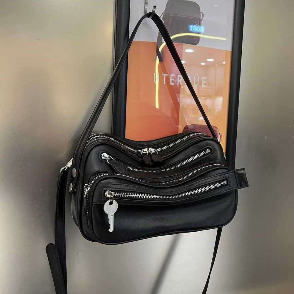 Designer Bag Celebrity Style Genuine Leather AS Camera Fashion Versatile Niche Design Multi Pocket Underarm Motorcycle Bag Trendy