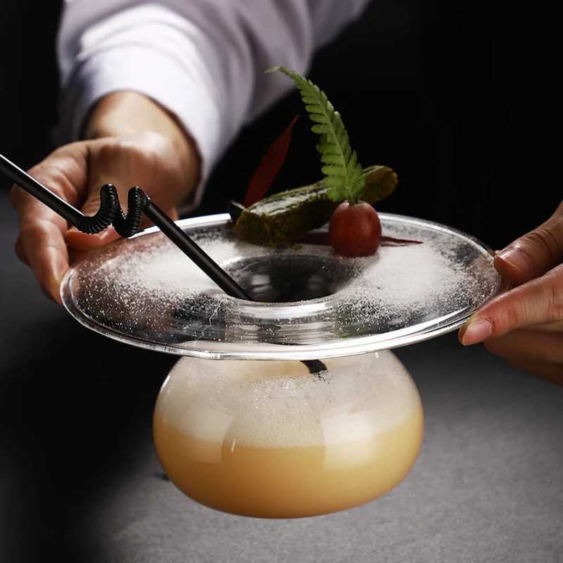 UFO Shaped Creative Cocktail Glasses Restaurant Hotel Molecule Cocktail Glass UFO Dry Ice Art Decorate Dish Sashimi Plate C251126