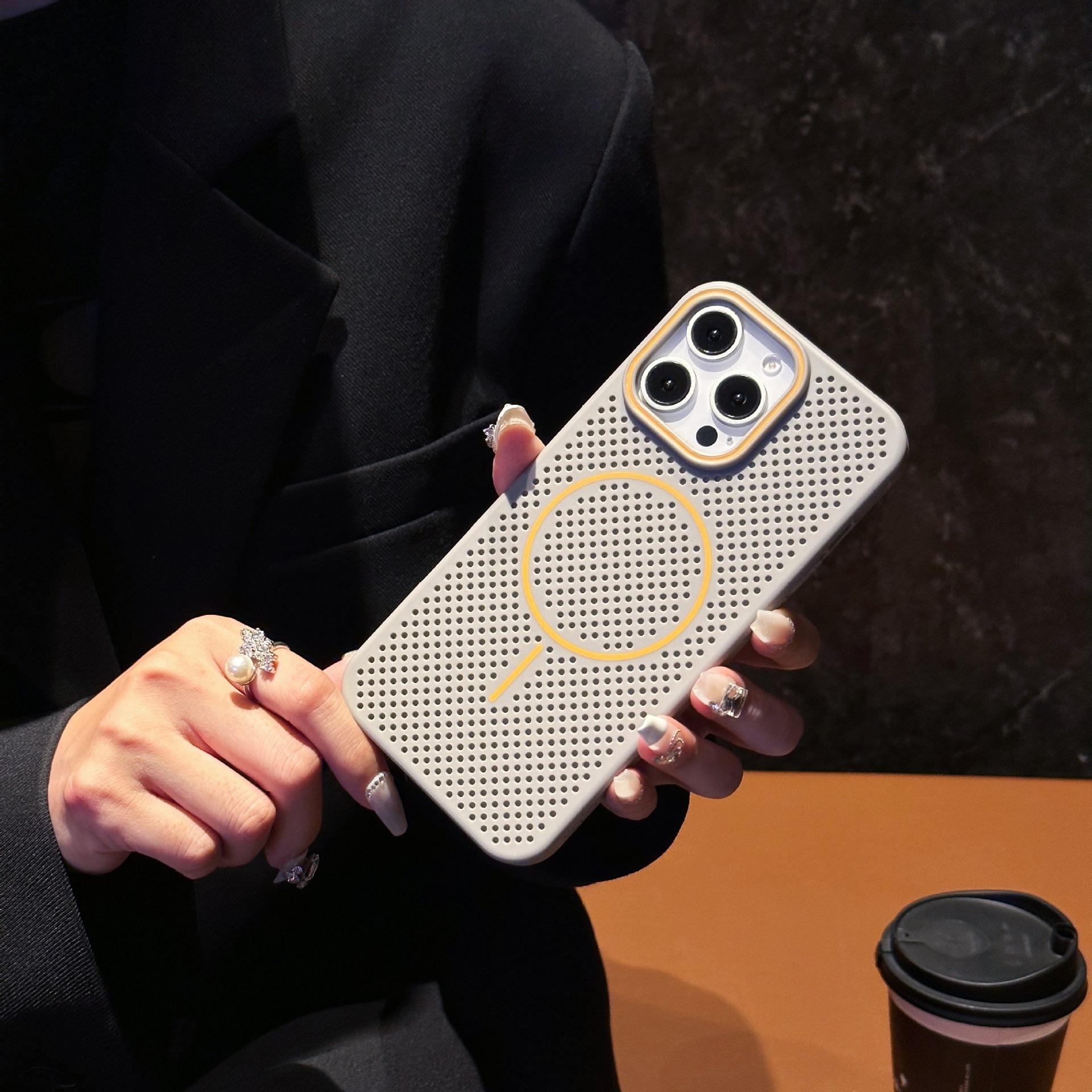 Suitable for iPhone 17 Pro Max Thin Ring Magnetic Phone Case Apple 16 Skin Feel 15 Ultra-thin Breathable Heat Dissipation Mesh Protective Case
