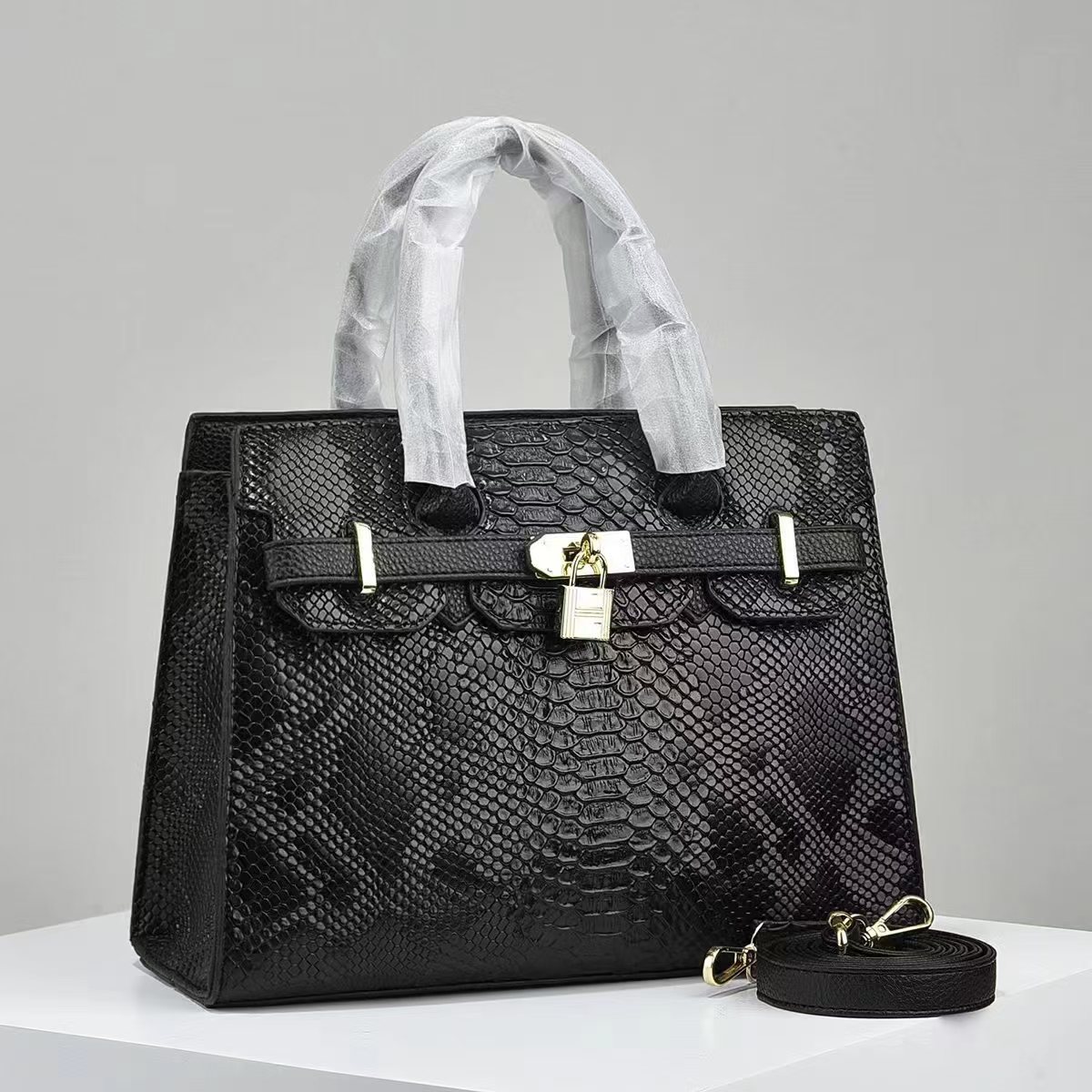 Luxury Tote Bag for Women - Stylish Snake Print Crossbody Bag (Free Shipping) - New Arrival Designer-inspired Handbag