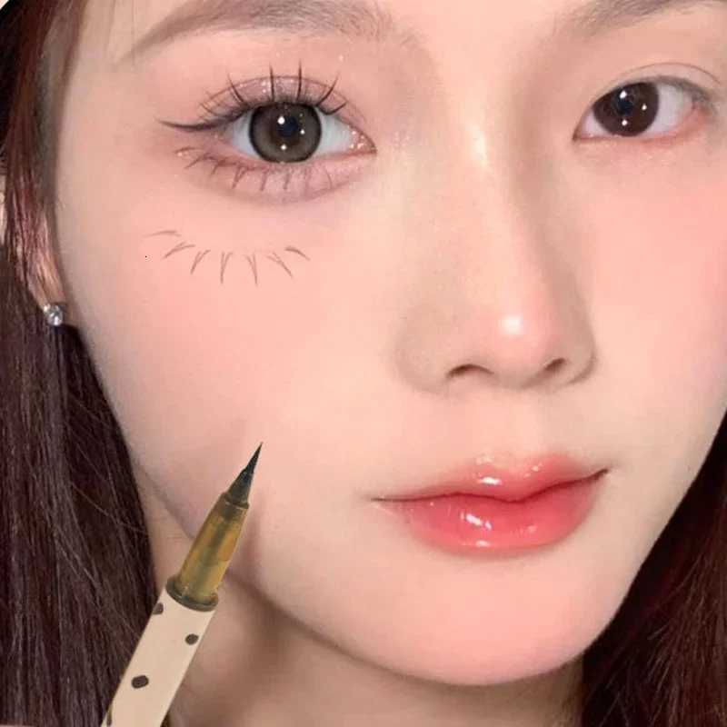 Ultra-fine Liquid Lying Silkworm Eyelash Pen Matte Brown Gray Eyeliner Highlighter Pencil Smooth Lasting Eye Shadow Stick MakeupT251126