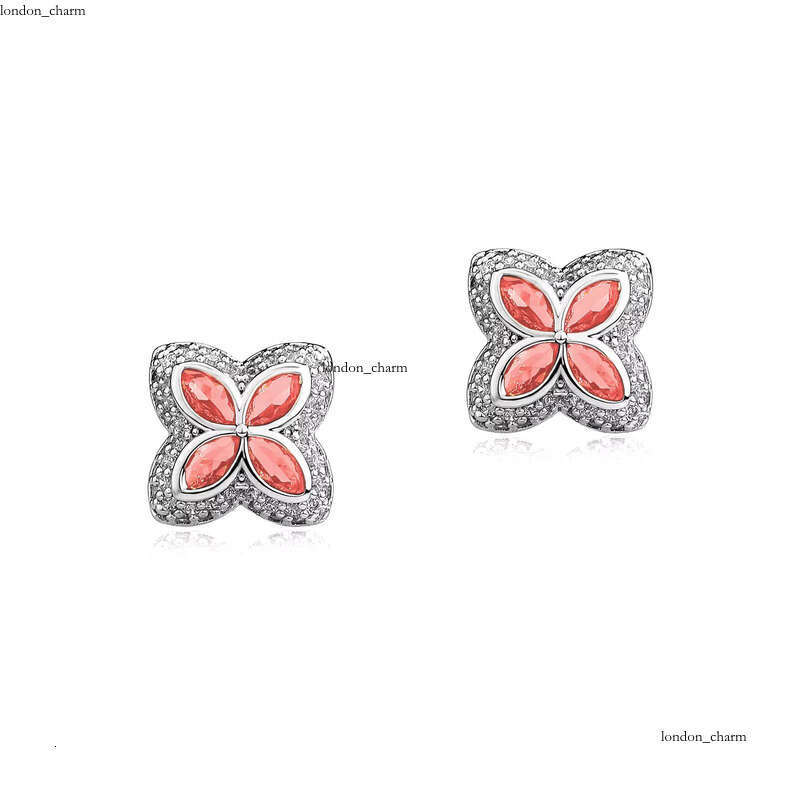 VVS Moissanite European Fashion Luxury Exquisite Jewelry 14k Gold Plated Four-Leaf Pearl Ice Clover Earrings