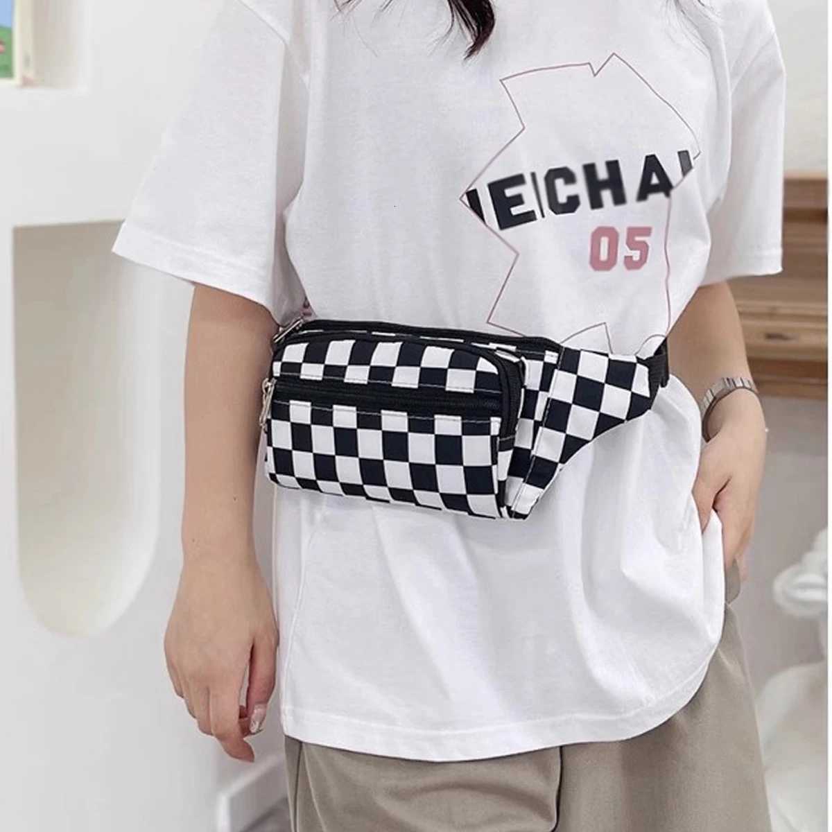 Large Capacity Waterproof Outdoor Sports Waist Bag Mens and Womens Black and White Plaid Mobile Phone Bag Student Waist BagT251126