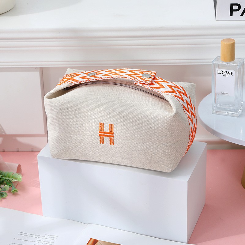 Canvas makeup pouch, luxurious waterproof cosmetics bag, large-capacity toiletry bag, portable storage pouch, travel toiletry organizer, essential car