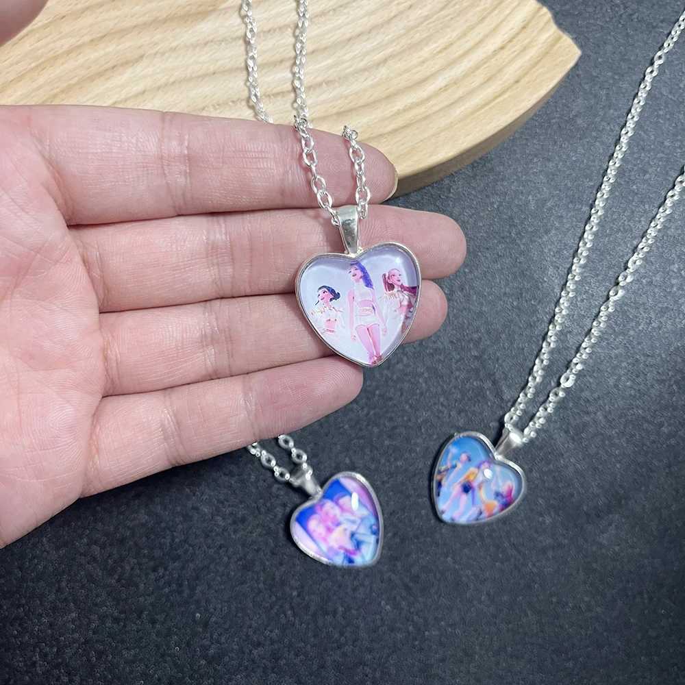 KPop Demon Hunters Heart Necklace - Rumi Zoey Mira Anime Film Alloy Jewelry Pendant for Fans Gifts Z251126