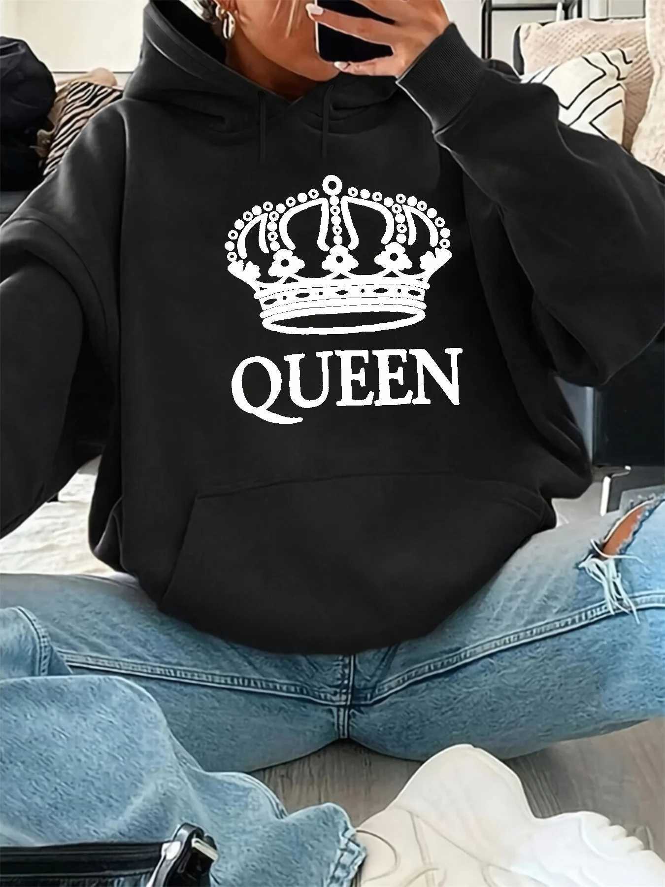 Womens autumn and winter warm and loose casual QUEEN letter printed pattern suede long sleeved hooded sweatshirt J251136