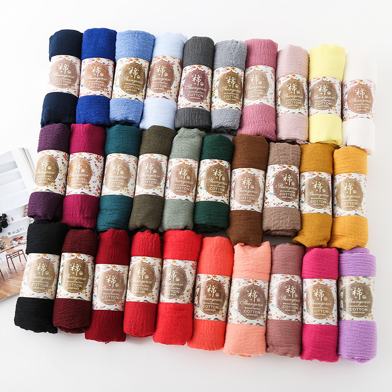K525 Cross-border solid color Japanese cotton and linen gift scarf wrinkled short beard Muslim scarf autumn and winter ladies shawl wholesale