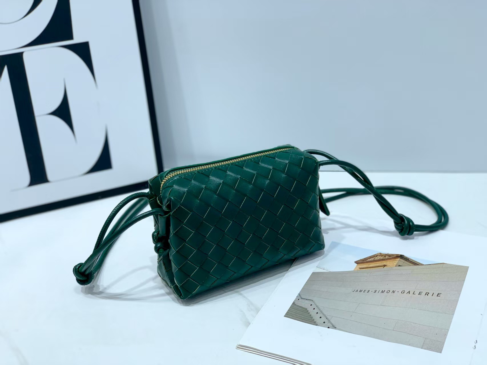 Designer Handbag Luxury New Woven Bag Phone Bag Versatile Shoulder Crossbody Bag Adjustable Thin Strap Small Square Bag Underarm Women's Bag