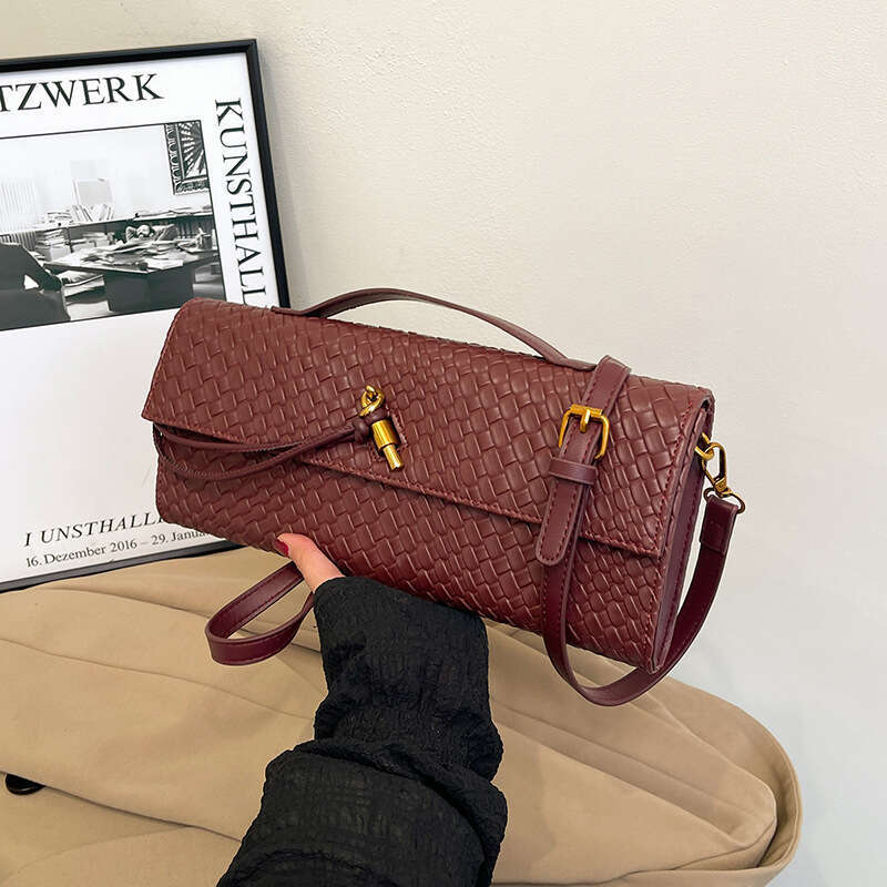 2025 Cross-Border New Woven Baguette Bags Texture Retro Handbag Simple Soft Leather Single Shoulder Crossbody Women's Bag