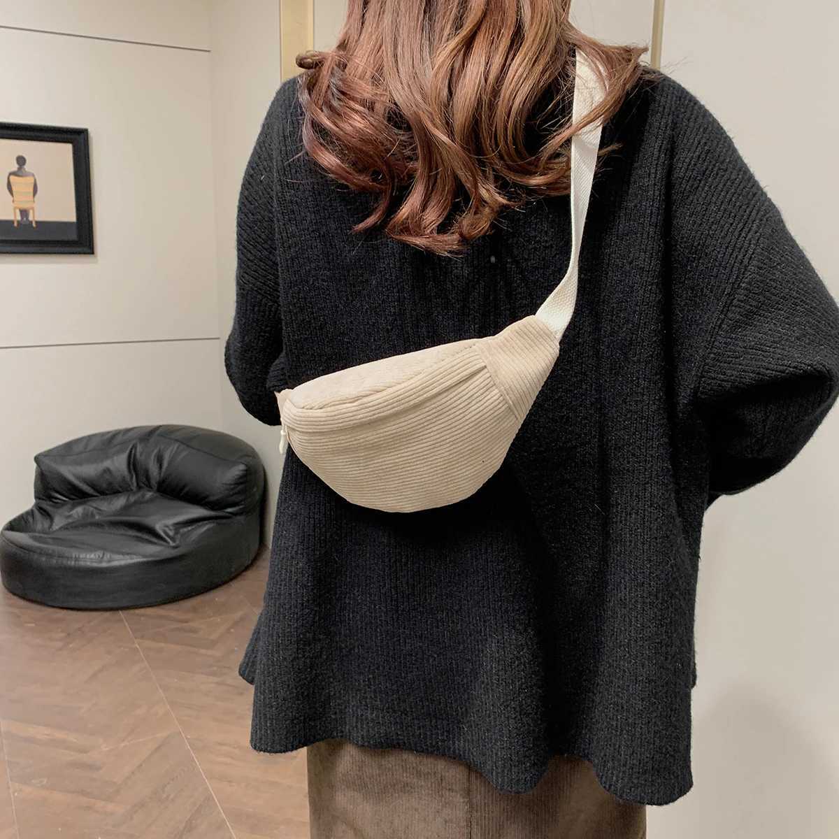 Casual Corduroy Belt Bags for Women Fashion Fanny Pack Female Banana Waist Bag Hip Purse Shoulder Crossbody Chest Bag PocketT251126