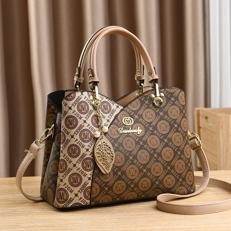 2025 New Designer Bag Women's Crossbody New Versatile Mom Bag Summer Fashion Handbag Single Shoulder Women's Atmosphere