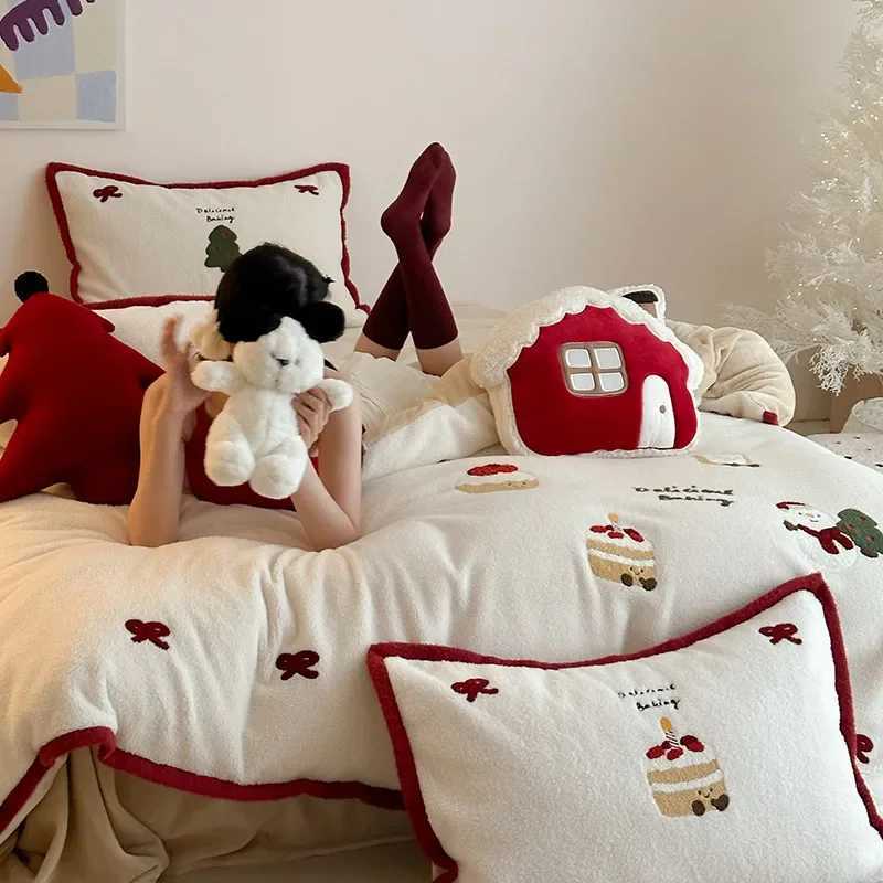 Christmas Four-piece girl heart thickened warm bionic cashmere cute Christmas flower embroidery autumn winter quilt cover bedding high-end Y251126