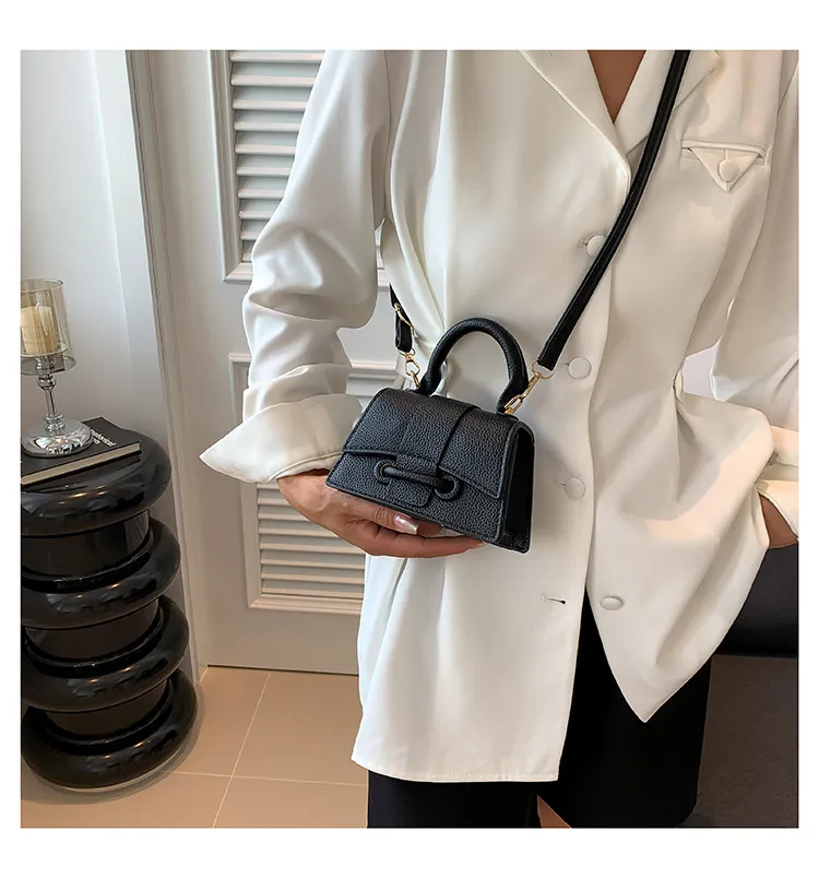 Mini Book Bags Embroidered Lingge Backpack: Cute Hardware Decor Designer Bookbag For Women, Large Capacity Travel Bag New Free Delivery Designer Bag