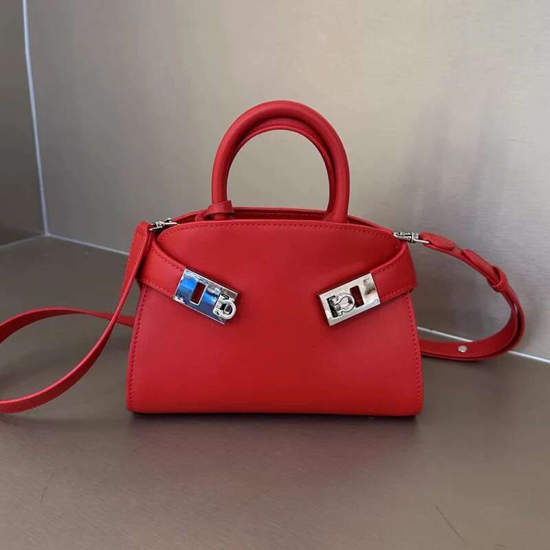 Designer Bag Genuine Handbag Hug Pillow Top Layer Leather Advanced Feeling 2025 New Model Fashion Temperament Boston Bag