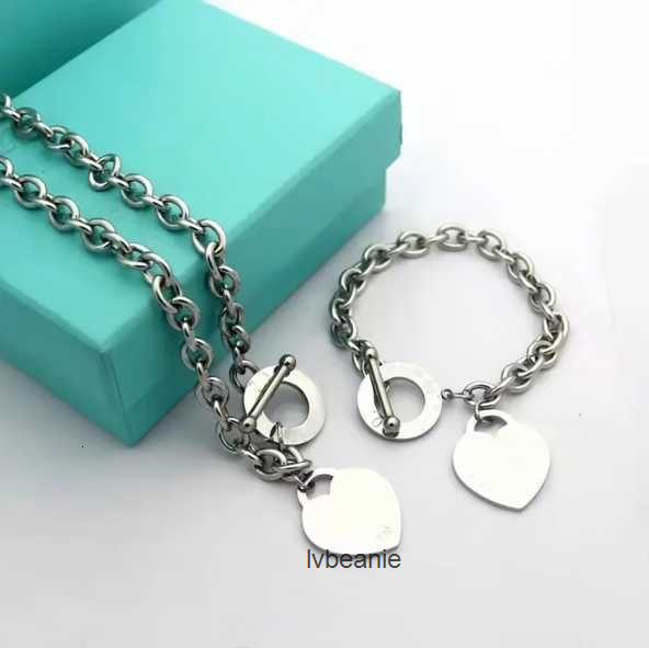 tiffamy and co pendant necklaces blue heart necklace designer bracelet women craft official classic 925 silver chain luxury unisex jewelry tiffanies tiffanyx DD3V