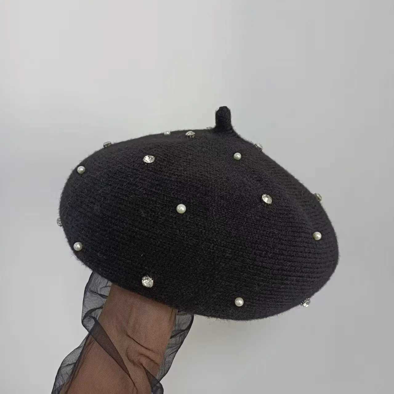 Winter Rhinestone Berets Hat for Women New Wool Woven Thickened Warm Painter Caps Retro Knitted Mushroom Hats for Girl MAXSITI U J251125