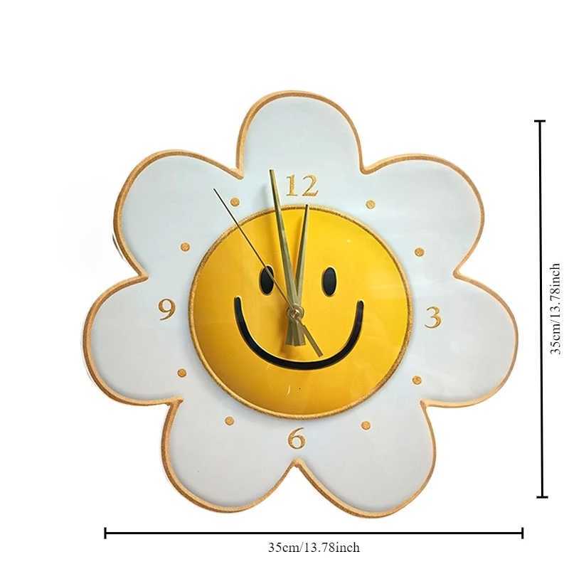 Luminous Sunflower Cartoon Silent Decorative Wall Clock Living Room Childrens Room Office Decorative Wall Clock C251126