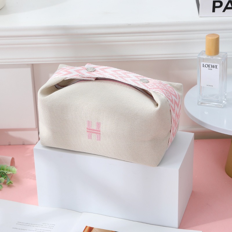 Canvas makeup pouch, luxurious waterproof cosmetics bag, large-capacity toiletry bag, portable storage pouch, travel toiletry organizer, essential car