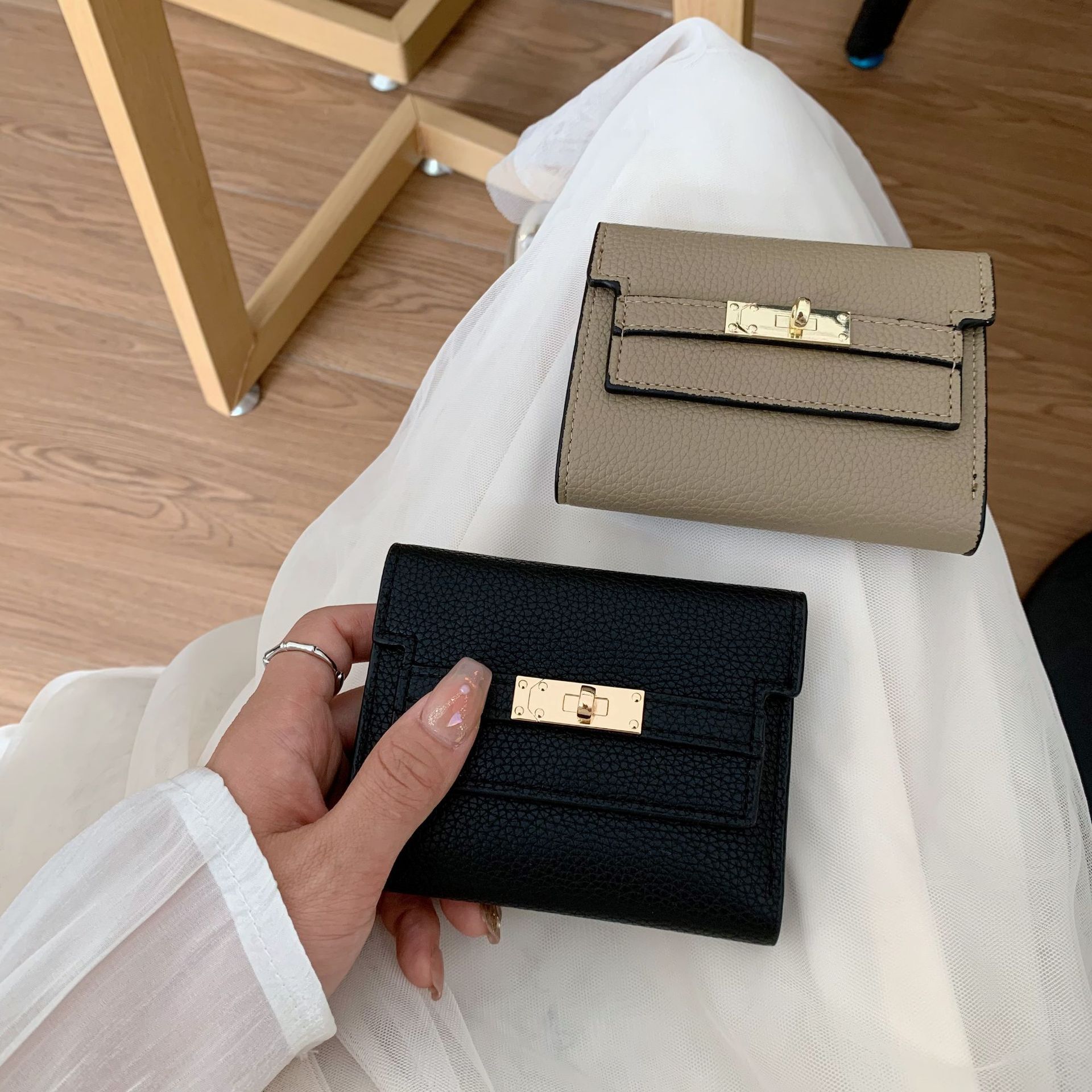 2025 New Designer Bag Instagram Women's High End Small Folding Short Handbag Wallet