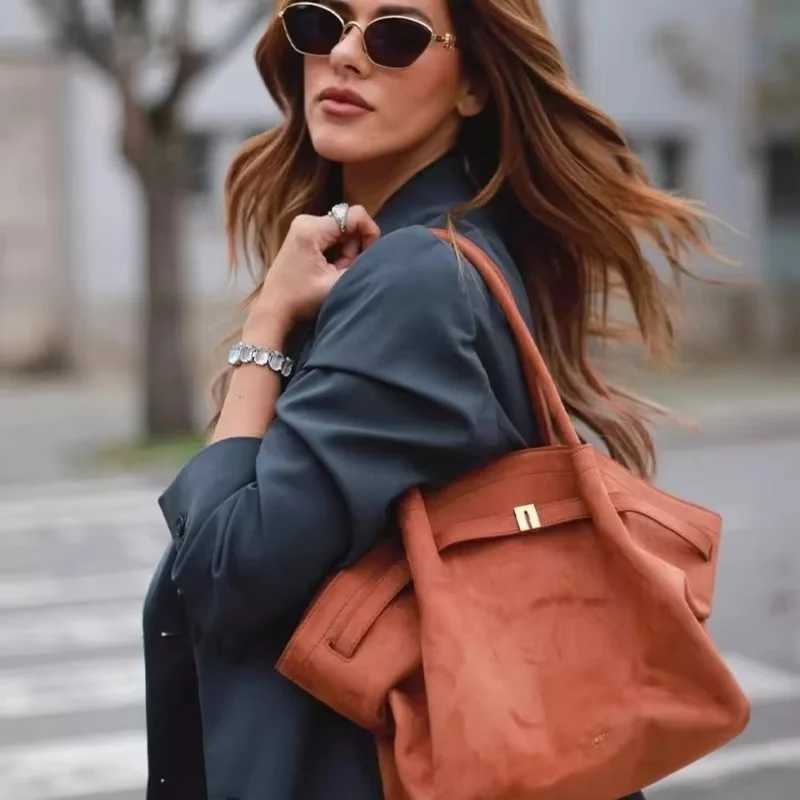Jw Pei Dumpling Bun New Womens Shoulder Cross Bag High Quality Handheld Small Bag Womens Smedium Artificial Suede Handbag W250425