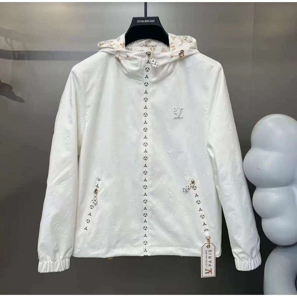 2025 Spring And Autumn New High-End Men's Casual Trendy Personality Chest Letter Light Luxury Hooded Jacket