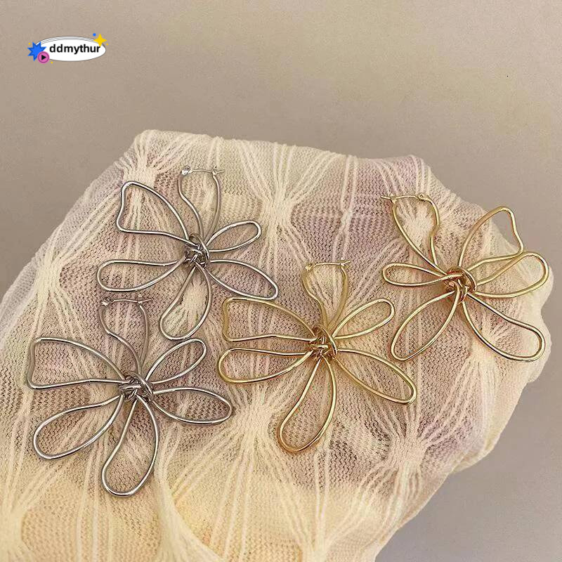 Vintage Metal Line Stud For Women Girl Minimalist Gold Color Hollow Big Flower Personality Earrings Jewelry Gift ddmythur