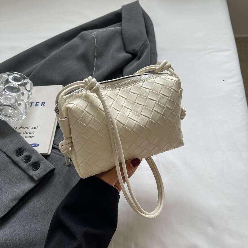 2025 New Fashion Woven Crossbody for Women, Casual Korean Style Chic Single Shoulder Pillow Bag