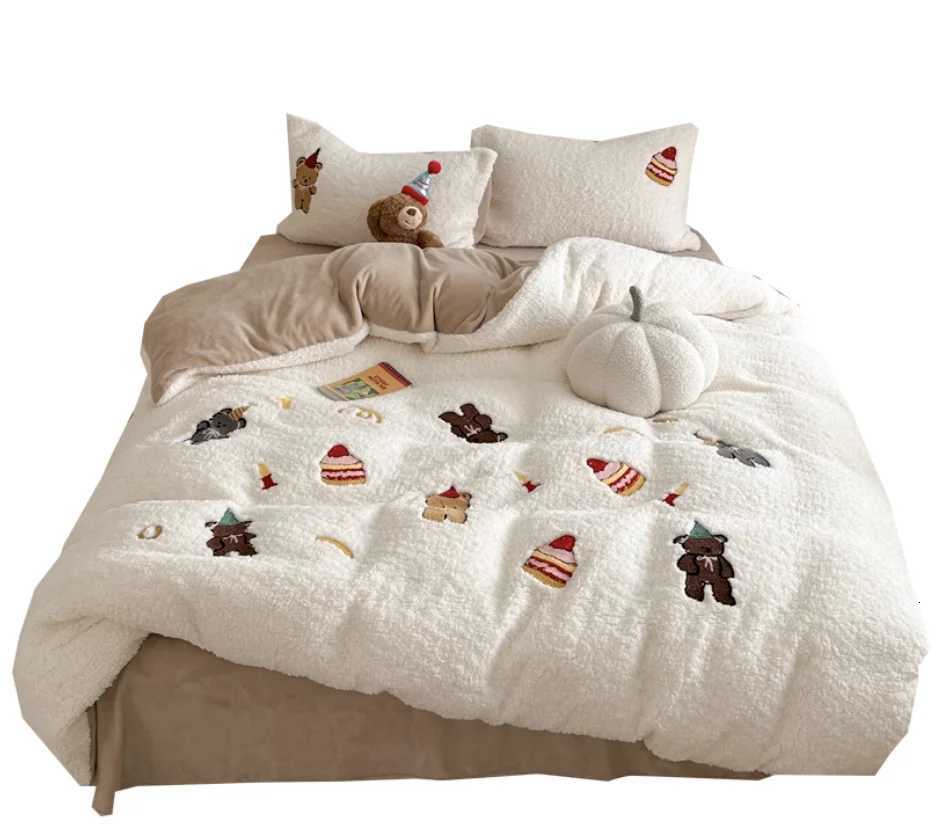 Christmas winter coral fleece thickened and warm bedding set 4pcs/set Childish and cute soft duvet cover and bed sheet students supplies Y251126