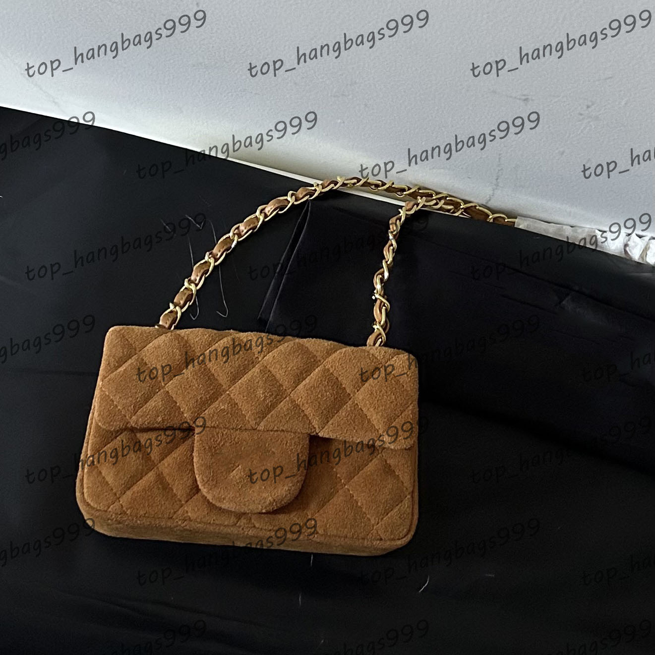 Womens Shoulder Bag Suede Leather Makeup Bags Gold Lock Woven Metal Chain Diamond Pattern Classic Square Flap Clutch Handbag Crossbody Purse 20cm/25cm