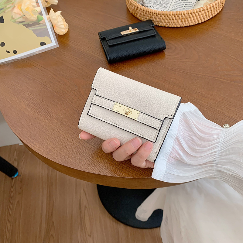 2025 New Designer Bag Instagram Women's High End Small Folding Short Handbag Wallet