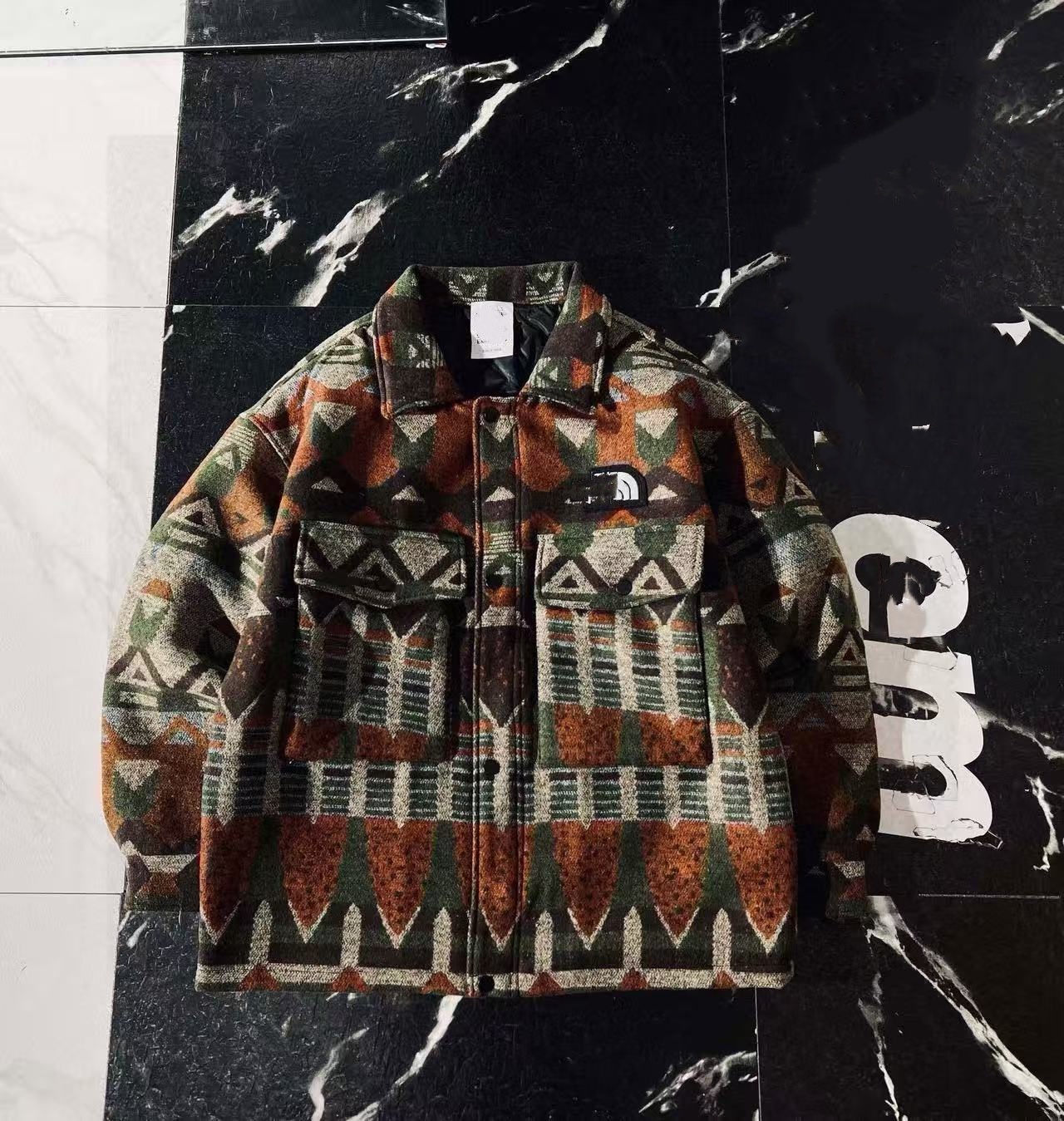 Retro style series suit, nubuck patch embroidery logo, men's and women's jacket.