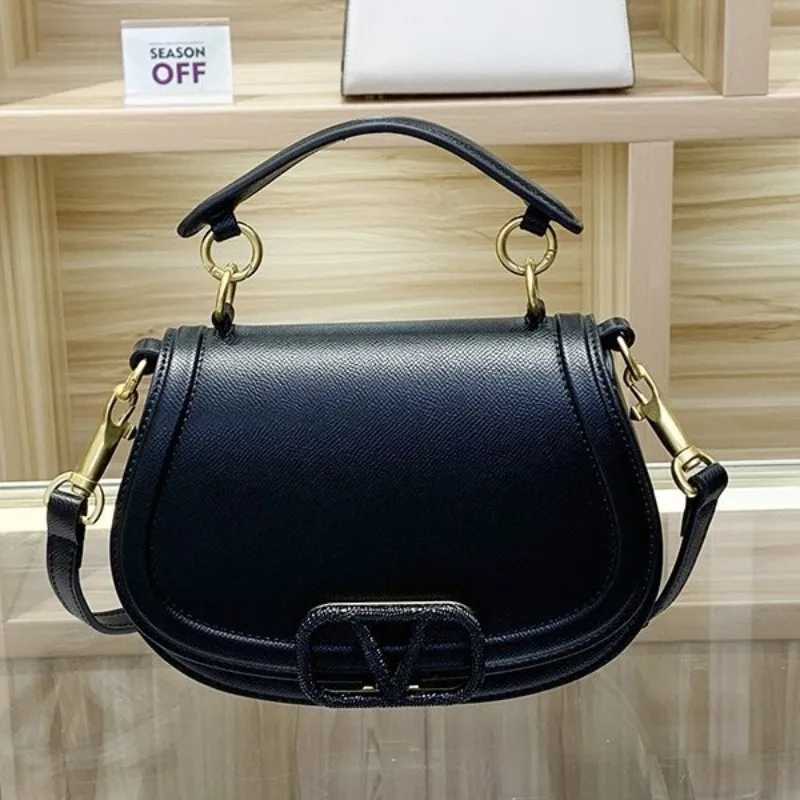 2025 new saddle bag womens high-end shoulder messenger bag versatile fashion handbag tide K251126