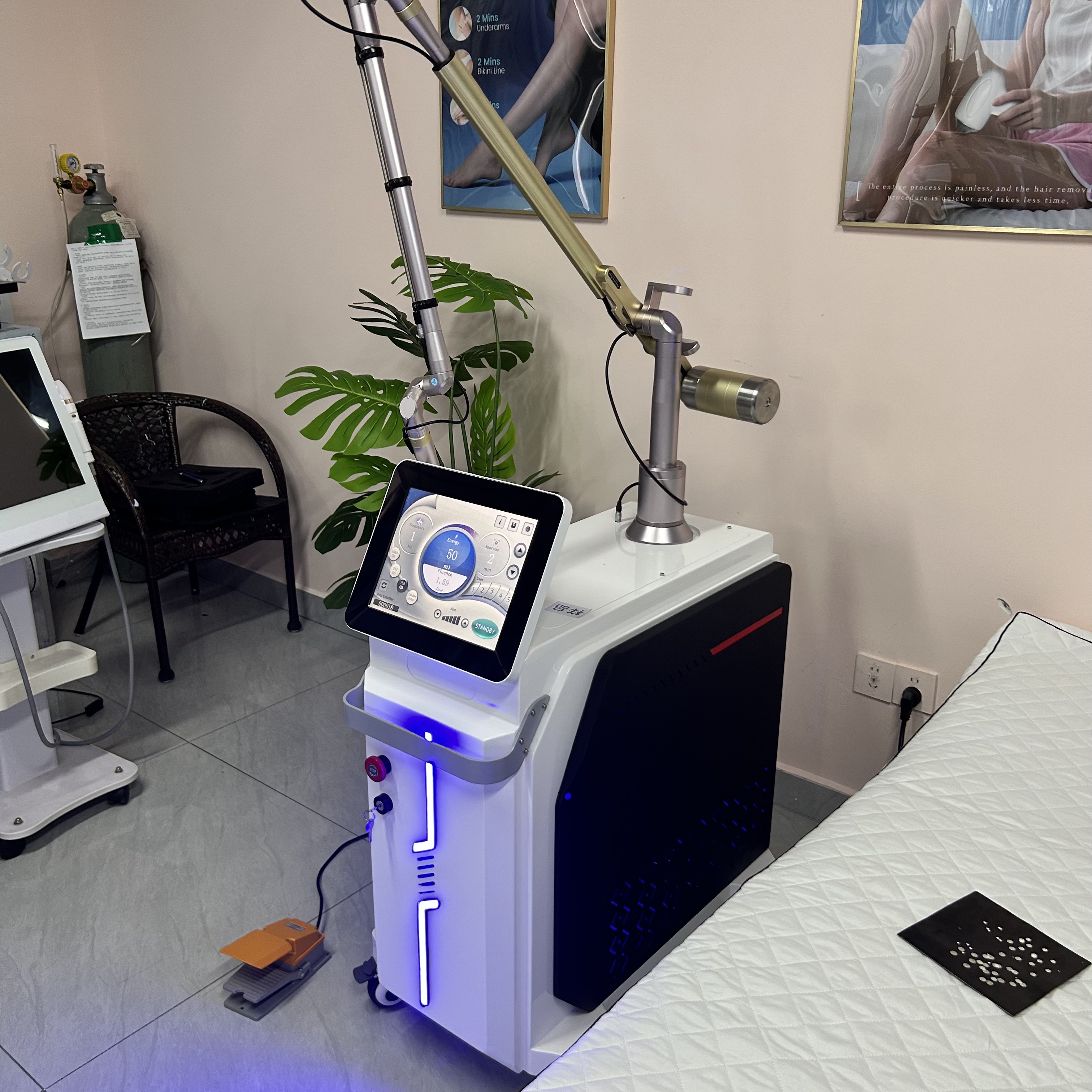 Picosecond Laser Skin Rejuvenation Machine For Beauty Clinic Use With High-Frequency Energy For Spot Removal And Anti-Aging Treatments NEW