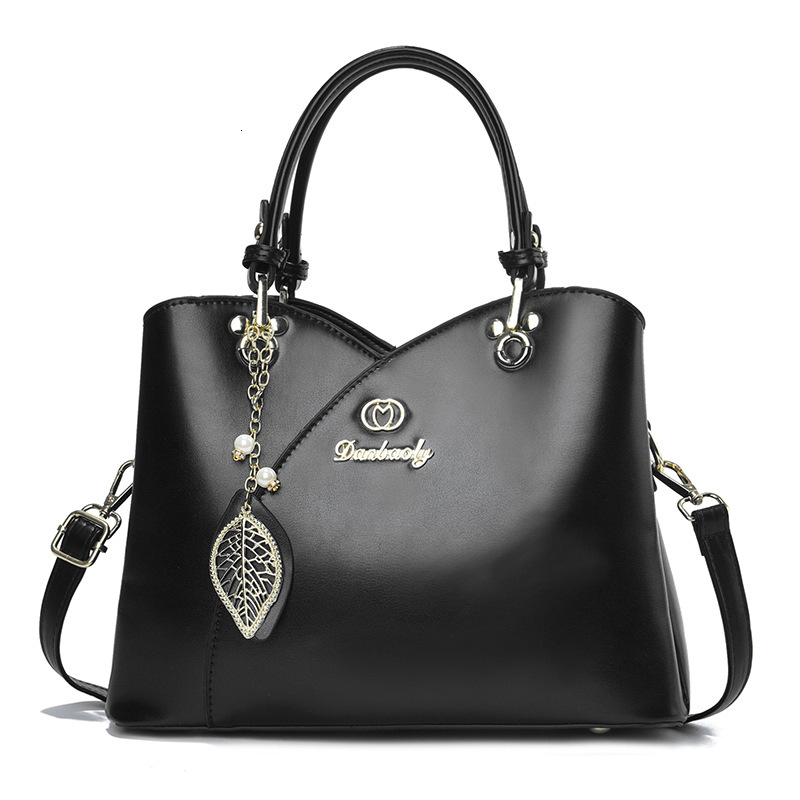 2025 New Designer Bag Women's Crossbody New Versatile Mom Bag Summer Fashion Handbag Single Shoulder Women's Atmosphere