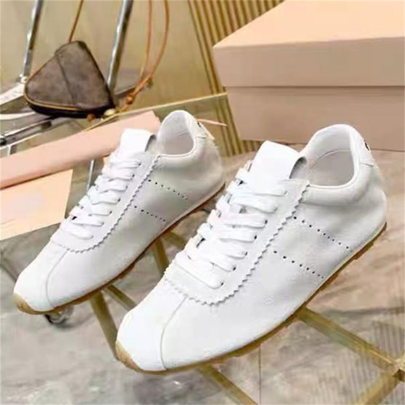 Stylish Designer Womens Casual Shoes Genuine Leather Outdoor Trainers Retro Round-headed Lace-up Flat Shoes Lightweight Breathable Sneakers