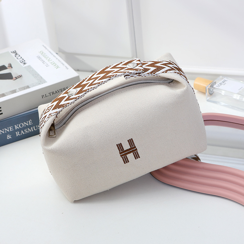 Canvas makeup pouch, luxurious waterproof cosmetics bag, large-capacity toiletry bag, portable storage pouch, travel toiletry organizer, essential car