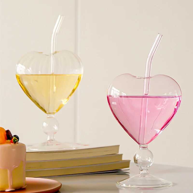 1Pc Creative Lovely Heart-shaped Cup Water Glass With Straw Glass Wine Juice Cup Club Drinkware Container Decoration C251126
