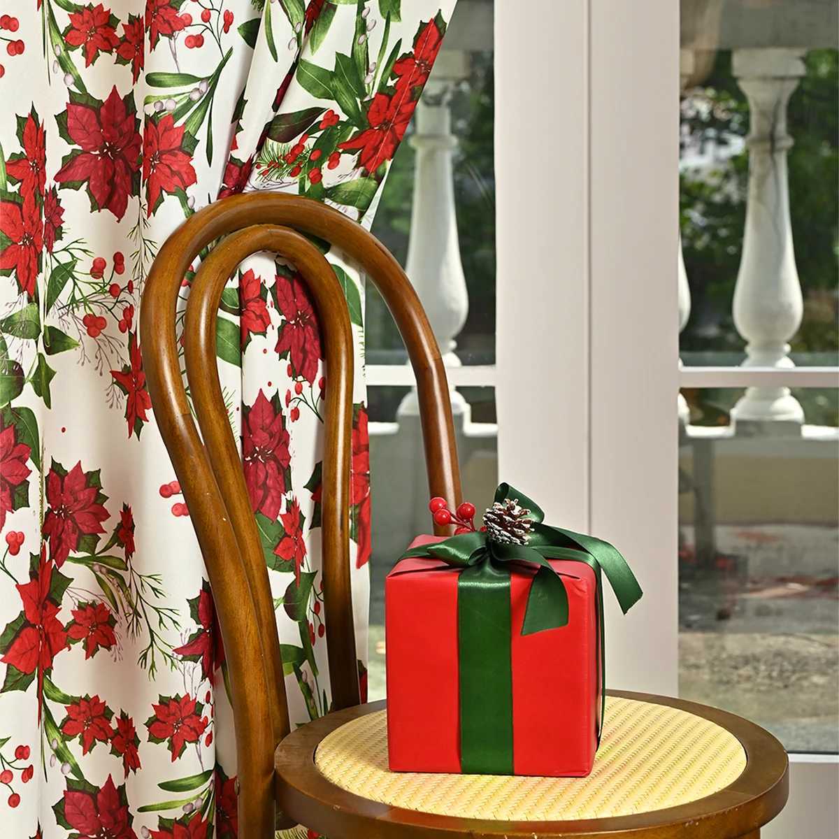 Christmas 2PCS Christmas Poinsettia Printed Grommet Curtains Suitable for Christmas Festival Curtain Decoration and Embellishment Y251126