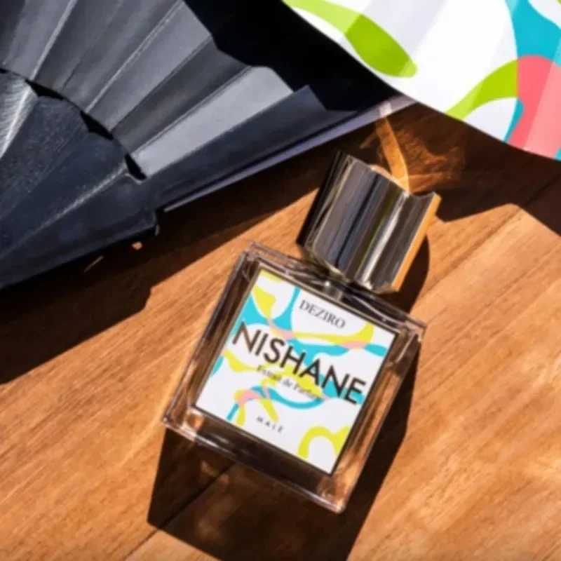 Unisex Floral Fragrance 100ml with Elegant Long Lasting Aroma Blending Fruity Brightness Gentle Woods and Soft Florals C251126