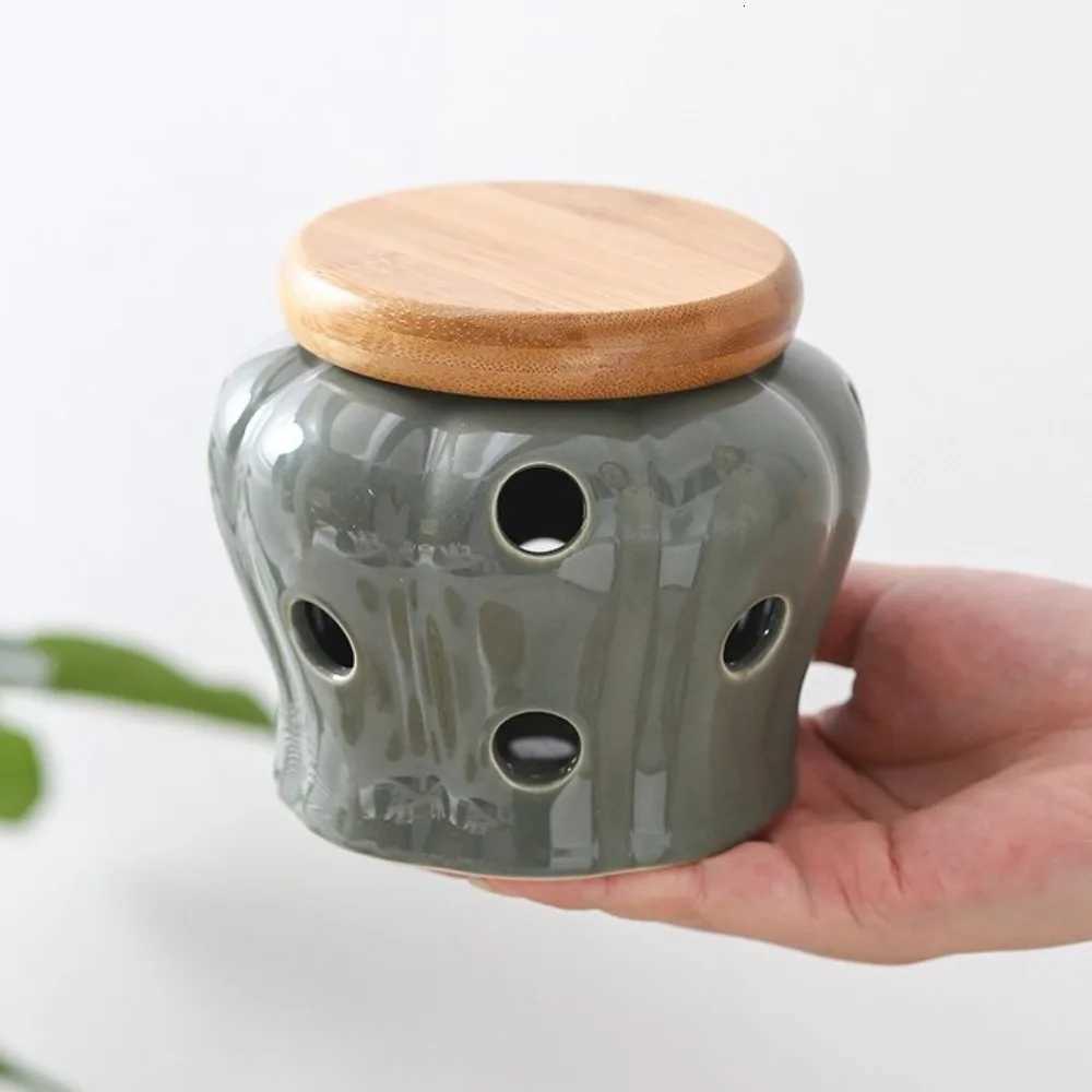 Ceramic Kitchen Storage Jar Pumpkin Shape Food Storage Spice Storage Jar Garlic Ginger Storage with Lid Candle Lampshade Kitchen Y251126