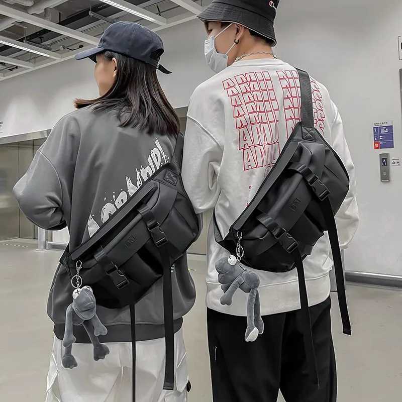 Woman Waist Bags Large Capacity Unisex Fanny Pack Street Wear Chest Bag Hip Hop Crossbody Bag Fashion Black Big Belt Waist PacksT251126